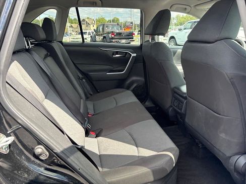 Used 2025 Toyota RAV4 XLE AWD/4WD image 7