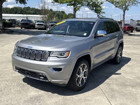 Used 2021 Jeep Grand Cherokee Overland w/ Trailer Tow Group IV RWD image 3