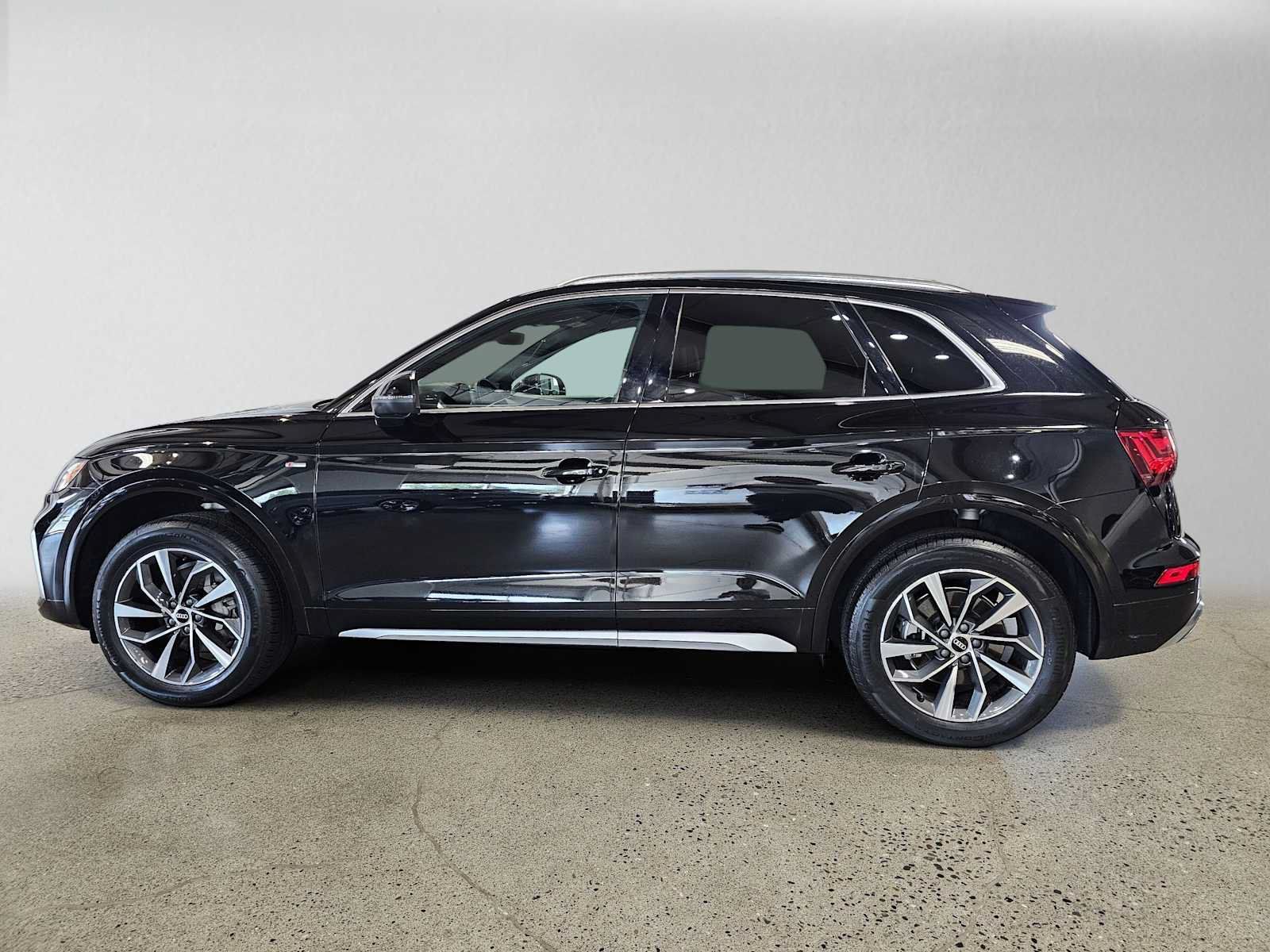 Used 2023 Audi Q5 2.0T Premium Plus w/ Premium Plus Package AWD/4WD image 6