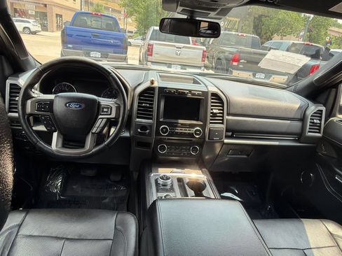 Used 2018 Ford Expedition XLT w/ Equipment Group 202A AWD/4WD image 13