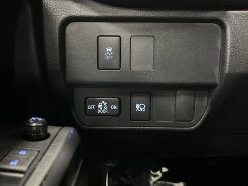 Used 2020 Toyota Tacoma SR5 image 23