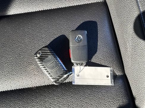 Used 2017 Volkswagen Tiguan S image 21