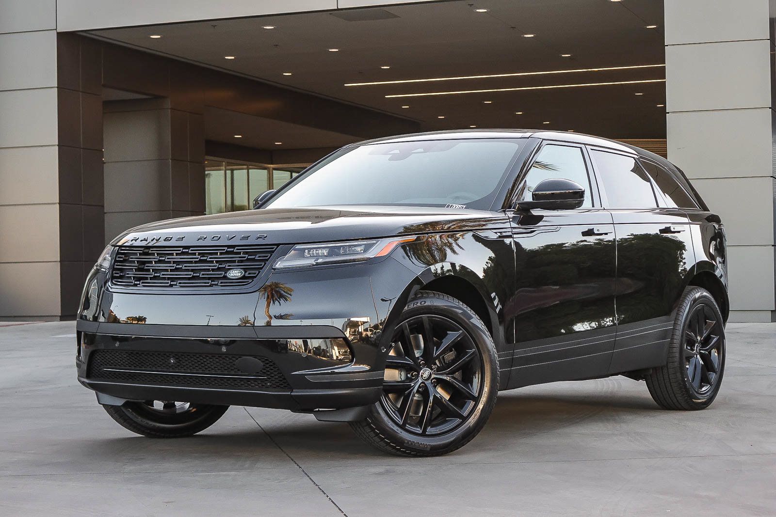 New 2026 Land Rover Range Rover Velar S AWD/4WD image 1