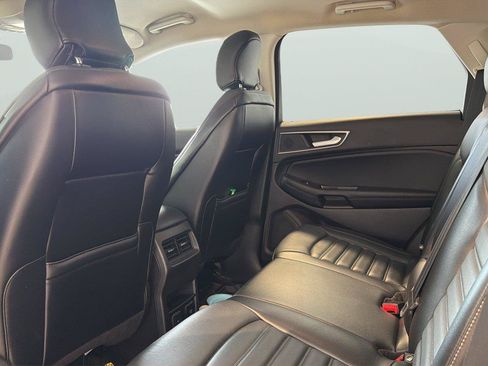 Used 2018 Ford Edge SEL w/ Equipment Group 201A AWD/4WD image 17
