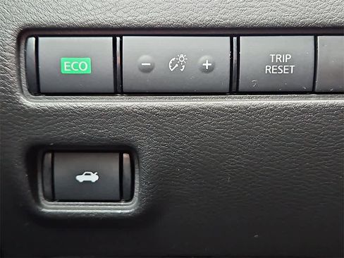 Used 2020 Nissan Sentra S image 24