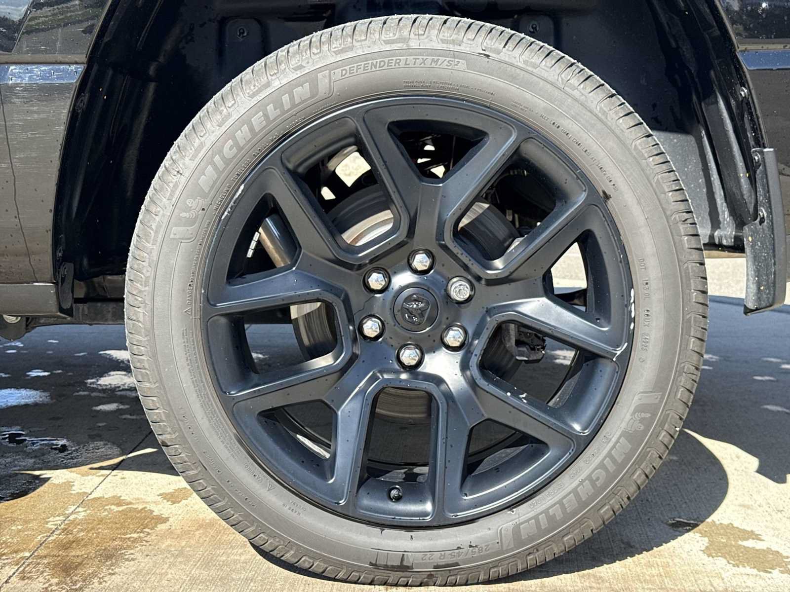 Used 2024 RAM 1500 Laramie AWD/4WD image 13