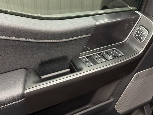 Used 2025 Ford F150 Lariat image 31