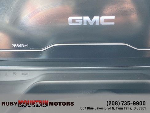 Used 2023 GMC Yukon SLT AWD/4WD image 14