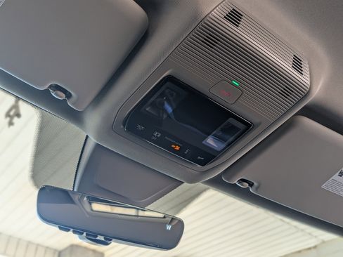 Used 2024 Volkswagen Atlas SE image 29