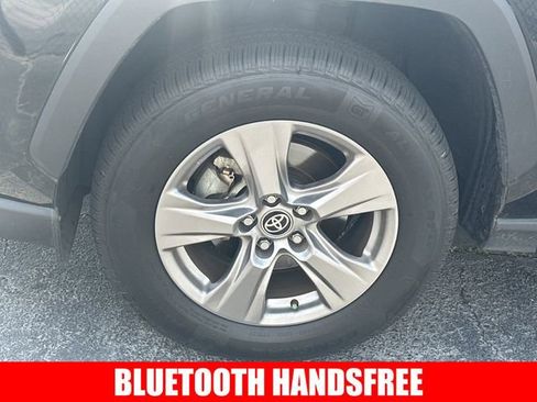 Certified 2022 Toyota RAV4 XLE AWD/4WD image 4