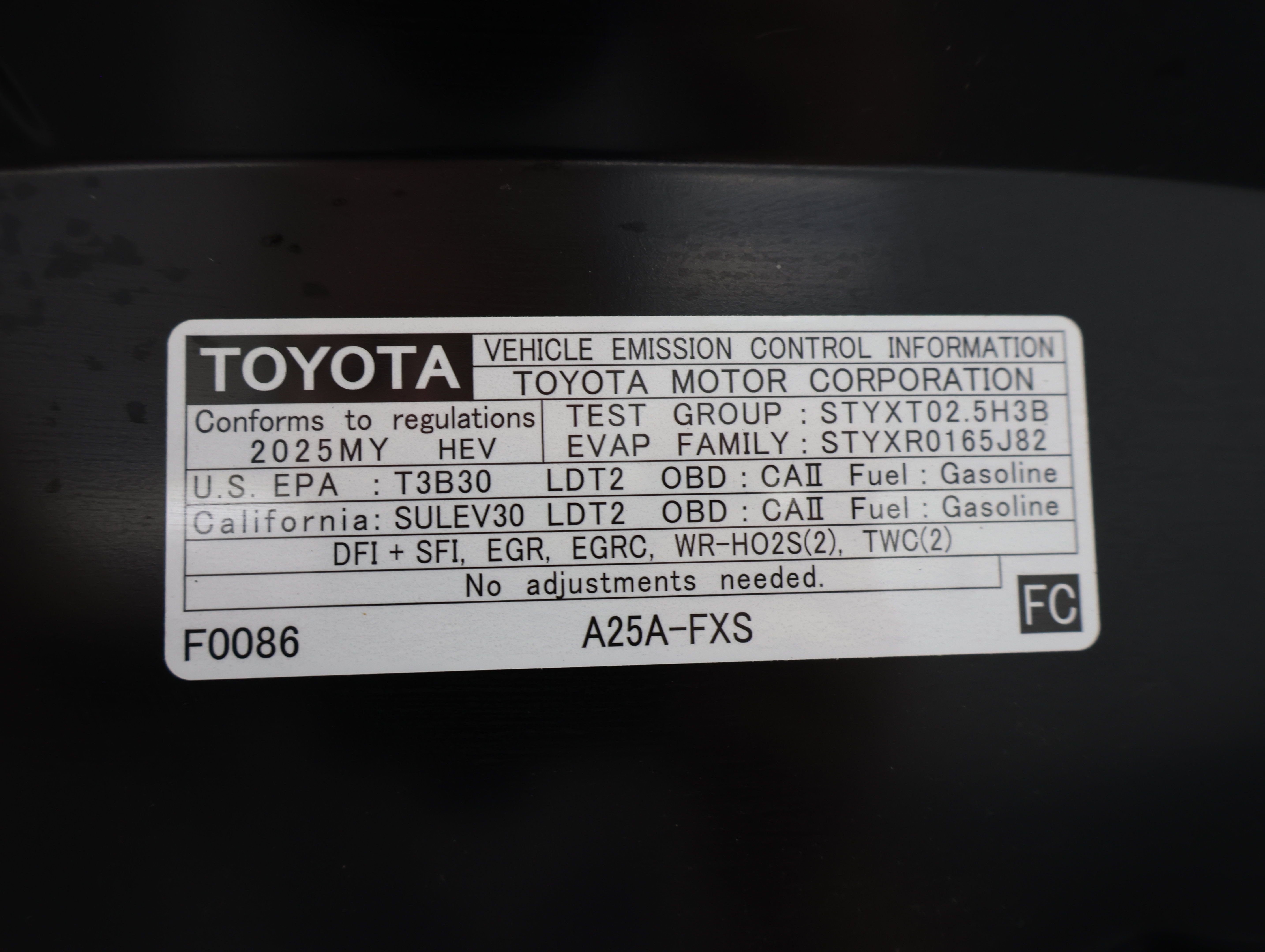 Used 2025 Toyota RAV4 LE AWD/4WD image 19