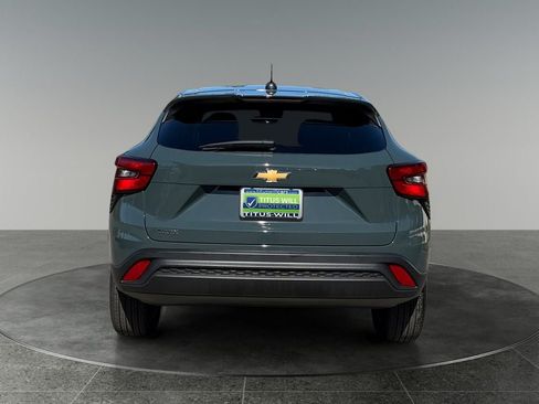 Used 2025 Chevrolet Trax LS w/ LS Convenience Package FWD image 8