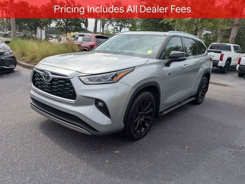 Used 2024 Toyota Highlander Platinum FWD image 9