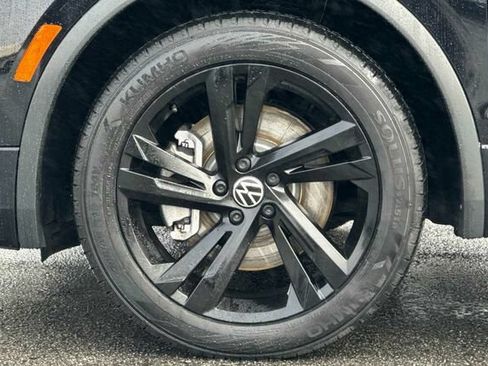 Used 2024 Volkswagen Tiguan SE R-Line FWD image 26