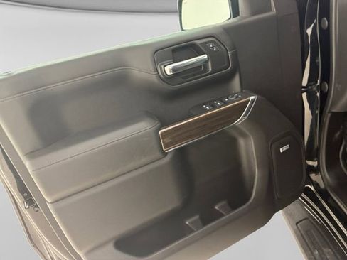 Used 2021 Chevrolet Silverado 1500 LT Trail Boss w/ Convenience Package II image 13