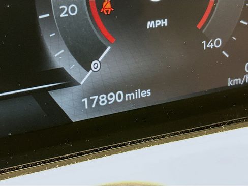 Used 2024 Nissan Ariya AWD image 19