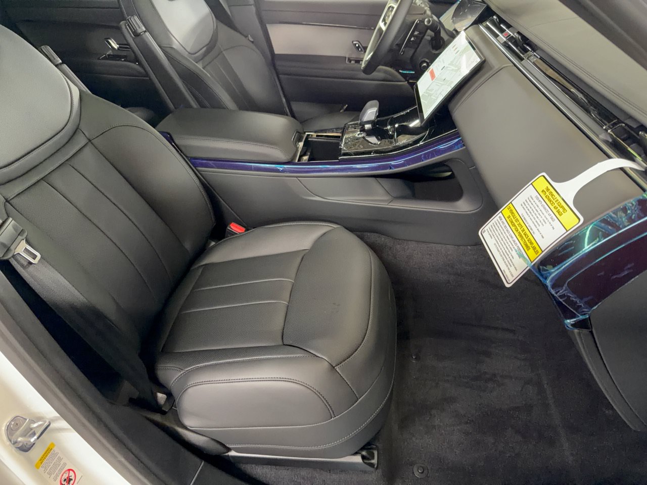 New 2026 Land Rover Range Rover Sport SE AWD/4WD image 30