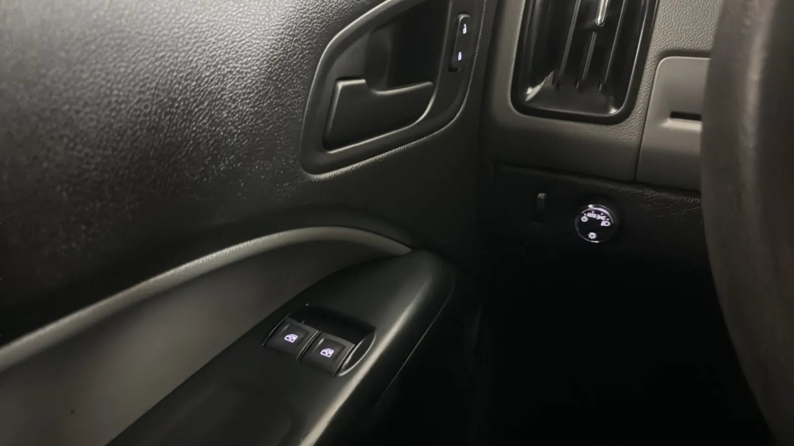 Used 2019 Chevrolet Colorado W/T w/ WT Convenience Package RWD image 16