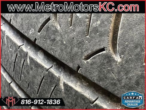 Used 2018 Ford Fusion SE w/ Fusion SE Technology Package image 19