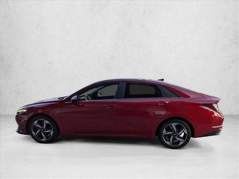 Used 2021 Hyundai Elantra Limited image 8