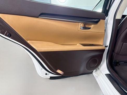 Used 2018 Lexus ES 350 w/ Premier Package FWD image 26