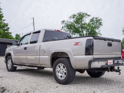 Used 2006 Chevrolet Silverado 1500 LT w/ Light Duty Power Package AWD/4WD image 4