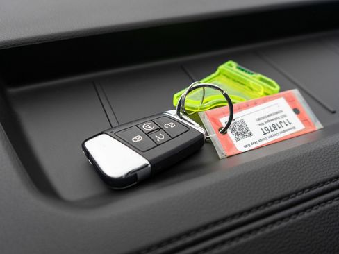 Used 2023 Volkswagen Atlas SE w/ Black Wheel Package image 30