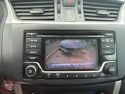 Used 2015 Nissan Sentra SV FWD image 29