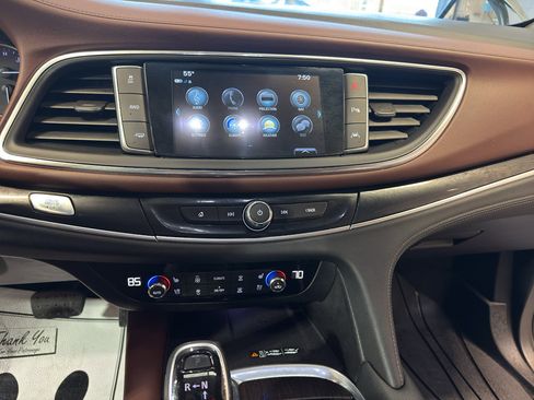 Used 2018 Buick Enclave Avenir w/ Avenir Technology Package AWD/4WD image 18