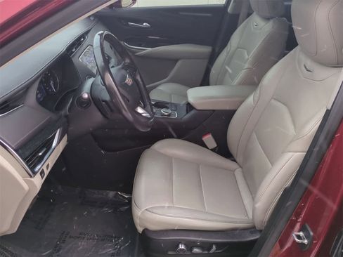 Used 2019 Cadillac XT4 Premium Luxury image 16