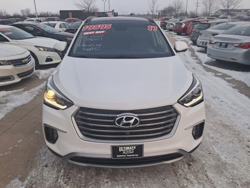 Used 2017 Hyundai Santa Fe SE w/ Cargo Package image 2
