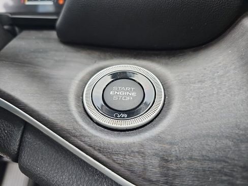 Used 2024 Jeep Grand Cherokee Limited image 28