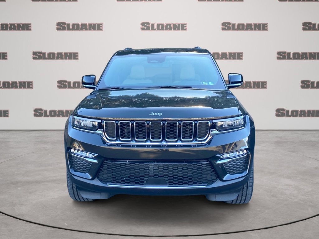 Used 2024 Jeep Grand Cherokee Limited AWD/4WD image 3