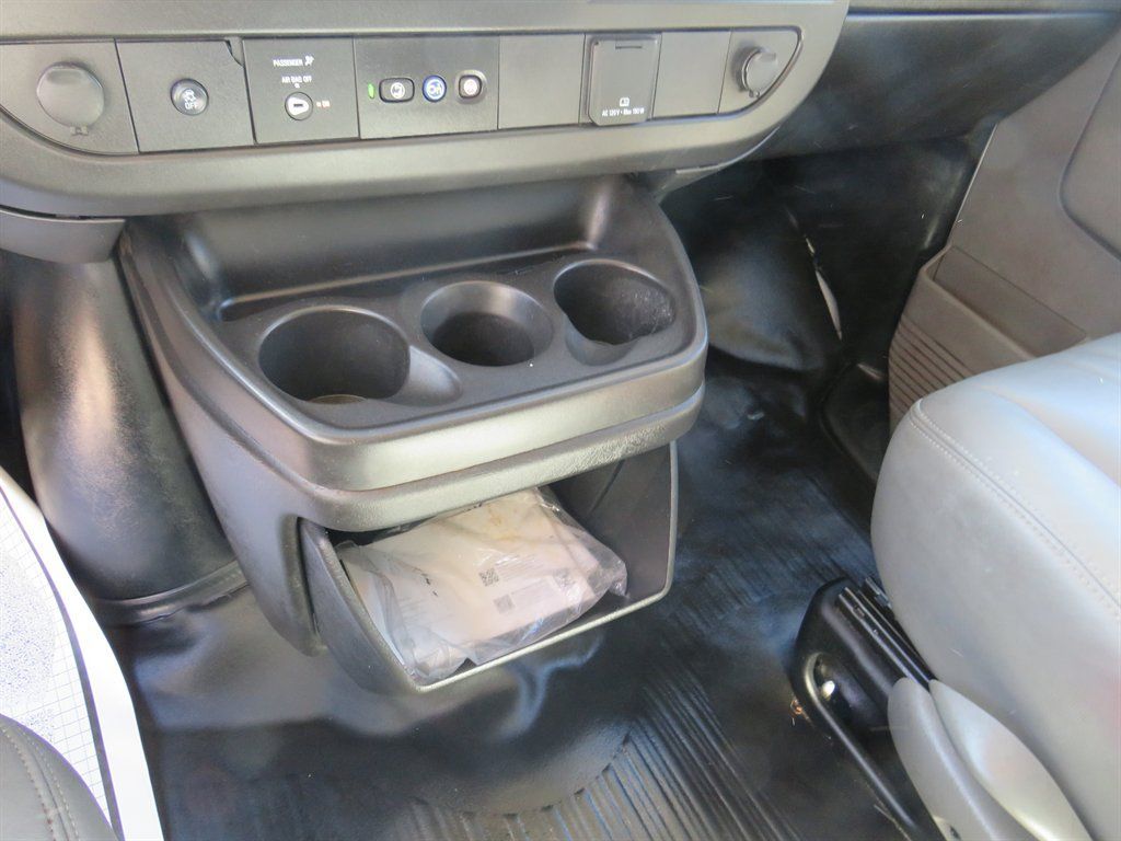 Used 2021 Chevrolet Express 2500 w/ Driver Convenience Package RWD image 9