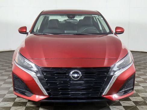 Used 2023 Nissan Altima 2.5 SV FWD image 8