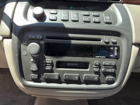 Used 2003 Cadillac De Ville w/ Comfort & Convenience Package image 55