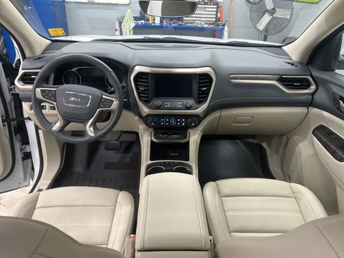 Used 2023 GMC Acadia Denali w/ Denali Ultimate Package image 10
