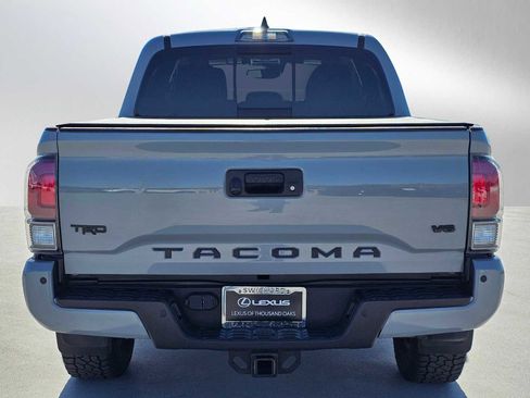 Used 2020 Toyota Tacoma TRD Off-Road w/ Technology Package AWD/4WD image 4