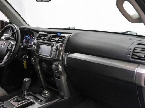 Used 2019 Toyota 4Runner SR5 AWD/4WD image 20
