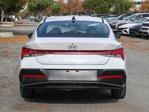 New 2026 Hyundai Elantra Limited FWD image 6