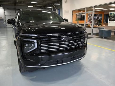 New 2026 Chevrolet Suburban High Country AWD/4WD image 3