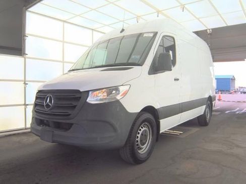 Used 2023 Mercedes-Benz Sprinter 2500 image 2