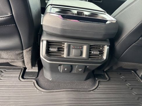 Used 2023 Ford F150 Lariat w/ Equipment Group 502A High image 22