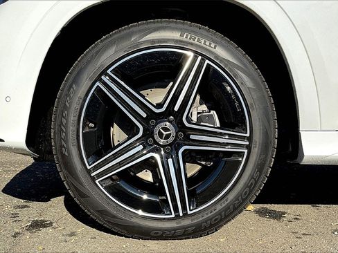 New 2025 Mercedes-Benz GLE 580 4MATIC image 12