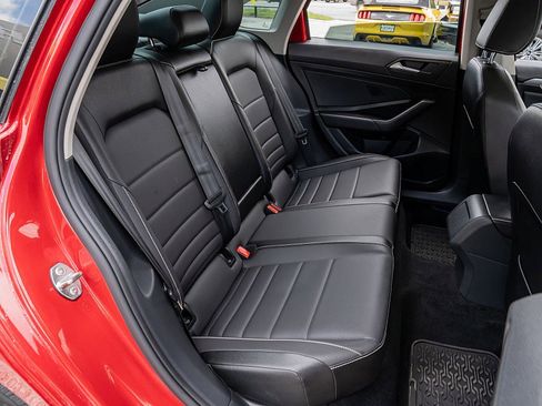 Used 2022 Volkswagen Jetta SE FWD image 21