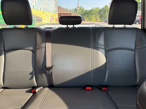 Used 2022 RAM 2500 Tradesman w/ Chrome Appearance Group image 19