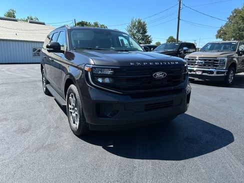 New 2026 Ford Expedition Max Active RWD image 7