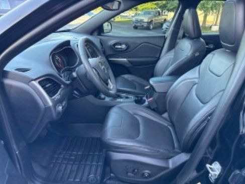 Used 2021 Jeep Cherokee Latitude Lux 80th Anniv w/ Quick Order Package 26U 80TH image 16