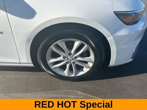 Used 2018 Chevrolet Malibu LT image 43