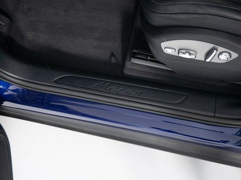 Used 2025 Porsche Macan image 21